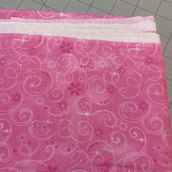 Sparkle Fabric! 💯 Cotton! 2 yards Laundered & Pressed! Very Pretty! - Picture 3 of 4